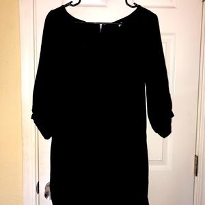 SIMPLE BLACK DRESS WITH BLUE ZIPPER